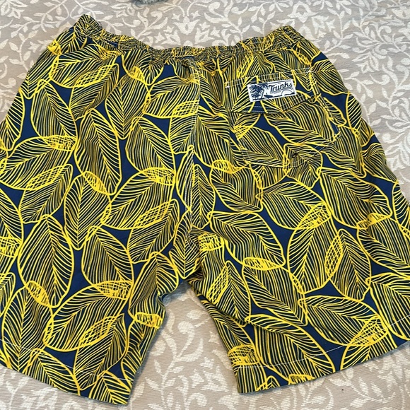 Trunks Surf and Swim Board Shorts - M - Picture 3 of 5